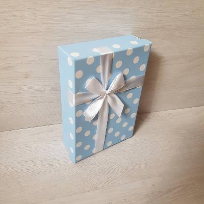 Коробка подарочная Горох на голубом 23х197х6,5см от интернет-магазина Кофеин